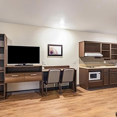 Woodspring Suites Toledo Maumee Bagian luar foto