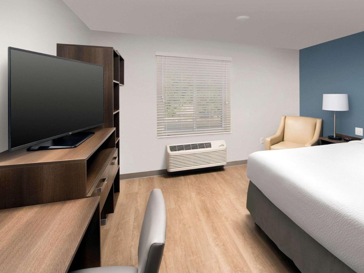 Woodspring Suites Toledo Maumee Bagian luar foto