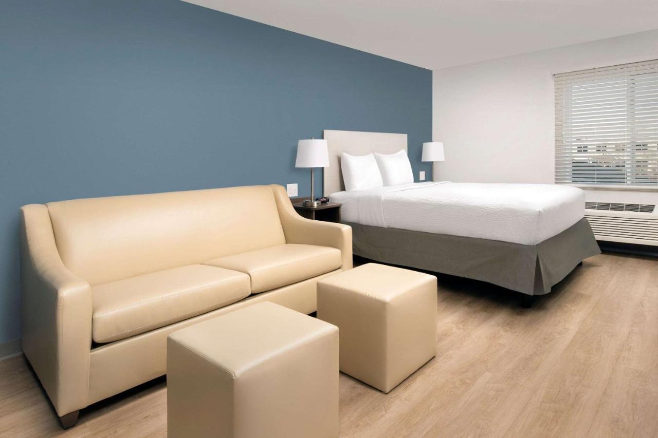 Woodspring Suites Toledo Maumee Bagian luar foto