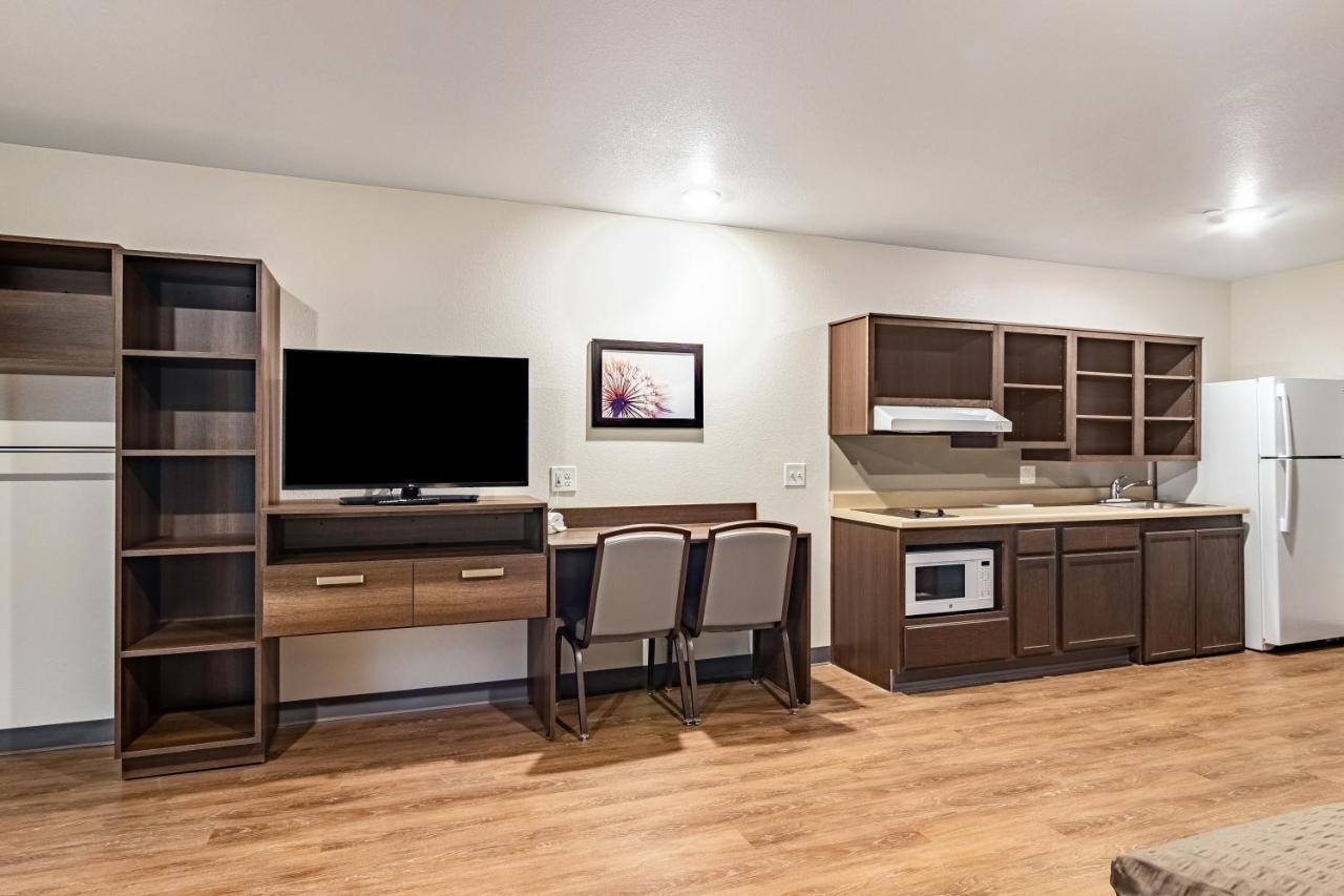 Woodspring Suites Toledo Maumee Bagian luar foto