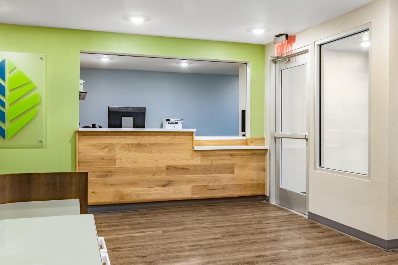 Woodspring Suites Toledo Maumee Bagian luar foto